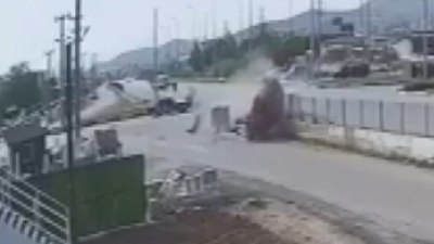Muğla'da 6 kişinin yaralandığı kaza kameralara yansıdı