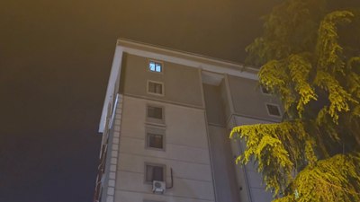 İstanbul Ataşehir'de panikleyen genç yedinci kattan atladı