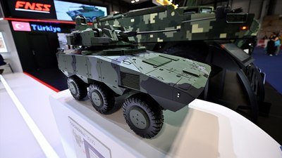 Madrid'deki savunma ve güvenlik fuarına 32 firmayla katılan Türkiye ilgi odağı oldu