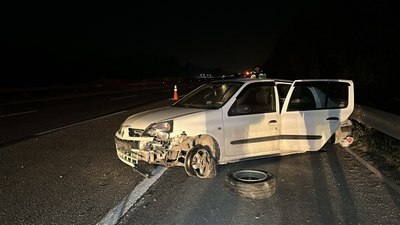 Düzce'de bariyere çarpan otomobildeki 4 kişi yaralandı
