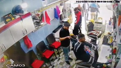 Amasya'da berberdekilerin depreme yakalandığı anlar