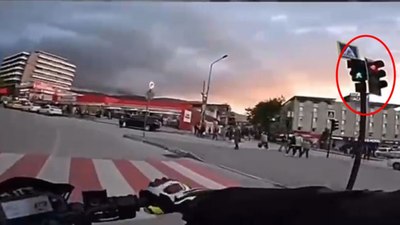 Bursa'da motosikletlerle tek teker üzerinde yarıştılar