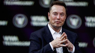 Elon Musk'ın 'hemşehrilerine' ayrıcalık: Güney Afrikalılar ABD yolunda
