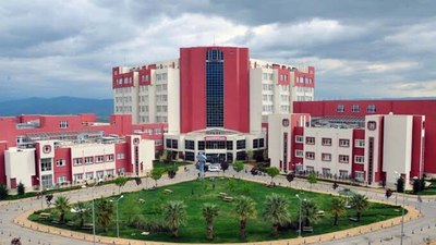 Aydın'da hastalardan usulsüzce bıçak parası alan profesör ve sekreterine gözaltı