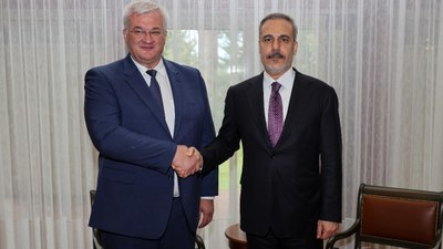 Ukraynalı mevkidaşı Sibiha ile bir araya geldi