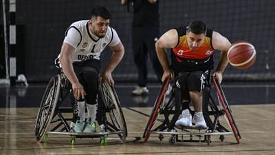 Beşiktaş ve Batman basketbol takımları farkındalık için sahaya çıktı