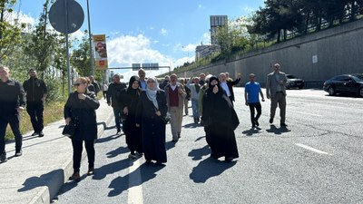 İBB mağduru taksicilerden düdüklü eylem