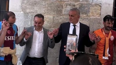 İbrahim Hacıosmanoğlu, final maçı öncesinde horon oynadı