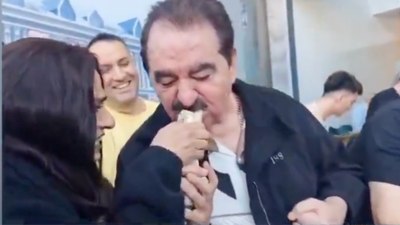 Yıldız Tilbe, İbrahim Tatlıses'i elleriyle besledi