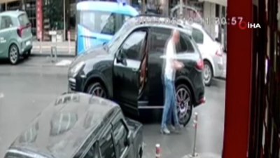 İstanbul'da tehdit ettiği zabıtanın üzerine araç sürdü