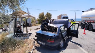 Balıkesir'de makas atarken zincirleme kazaya neden oldu