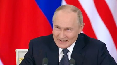 Vladimir Putin ile Malezya Başbakanı arasında güldüren 'taht' diyaloğu