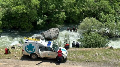 Hakkari'de derede kaybolan 16 yaşındaki çocuğu arama çalışmaları sürüyor
