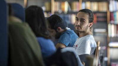 Türkiye'de gençlerin yüzde 51,8'i mutlu
