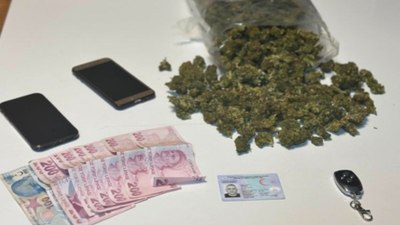 İstanbul'da şüpheli aracın uzaktan kumandalı gizli bölmesinden uyuşturucu çıktı