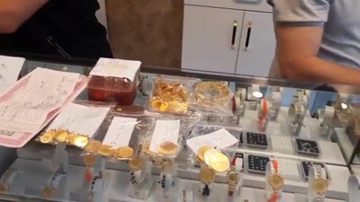 Adana'da düşük ayarlı altınla kuyumcu dolandıran çete çökertildi