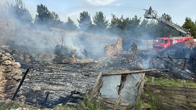 Uşak’ta ahır yangını: 54 kuzu telef oldu