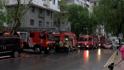 İstanbul'da iş yerinde çıkan yangın itfaiye ekibinin müdahalesiyle söndürüldü