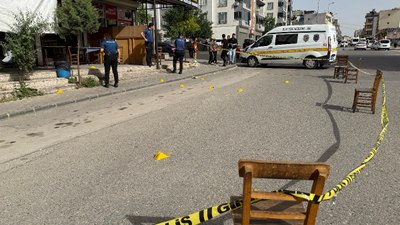 Gaziantep'te kıraathanenin önünde oturan gence silahlı saldırı