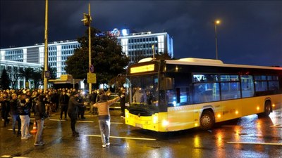 İBB'den paralarını alamayan Halk Otobüsleri çalışmayı durduruyor