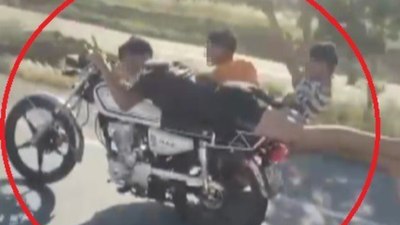 Hatay'da motosikleti yatarak sürdü: Yediği ceza motosiklet parasını geçti