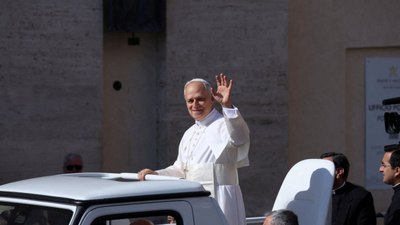 Papa 14. Leo, resmen görevine başladı