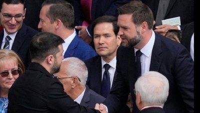 Vladimir Zelensky, JD Vance ile el sıkıştı