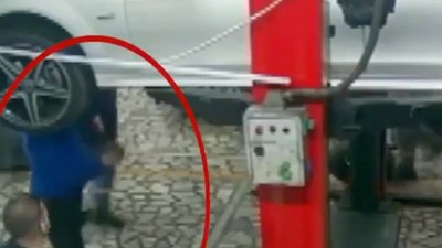 İstanbul'da bir işçi liftten düşen otomobilin altında kaldı