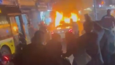 İstanbul'da şampiyonluk kutlamalarında arabası yandı