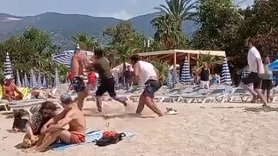 Antalya'da şezlong kiralamayan turisti darbettiler: İşletme mühürlendi
