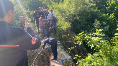Kocaeli'de 16 yaşındaki çocuk girdiği derede boğuldu