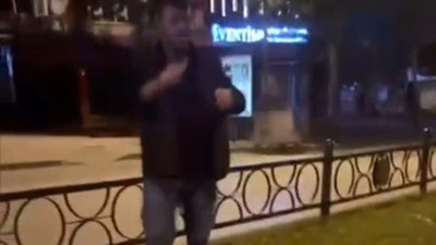 Bursa'da Türk bayrağını yakmaya çalışan şahıs yakalandı