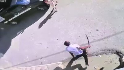 Bursa'da palalı saldırgan kamerada