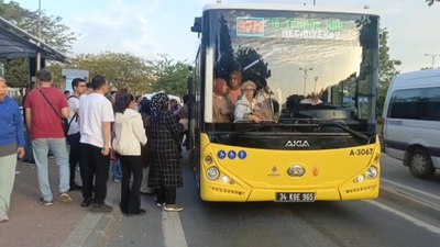 İstanbul'da özel halk otobüsleri kontak kapattı