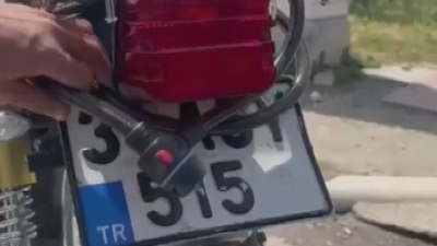 Hatay'da plakasını çeşitli malzemelerle kapatan sürücülerin sözleri şaşırttı
