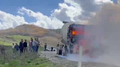 Erzurum'da beton mikseri alev topuna döndü