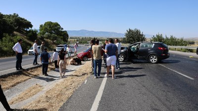 Muğla'da tankerden dökülen balık yağı karayolunu savaş alanına çevirdi