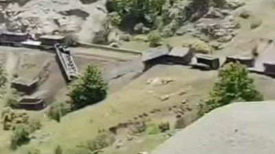 Elazığ'da yük treni raydan çıktı