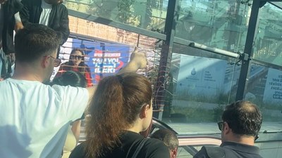Ünalan metrosunda yürüyen merdiven kırıldı