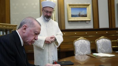 TDV'ye kurban bağışında bulundu