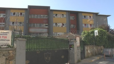 Sultanbeyli'de lise bahçesinde bıçaklı saldırı: 11. sınıf öğrencisi gözaltında