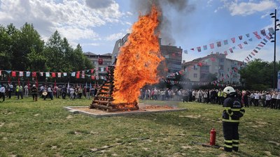 Kırklareli'de Kakava ateşi yakıldı