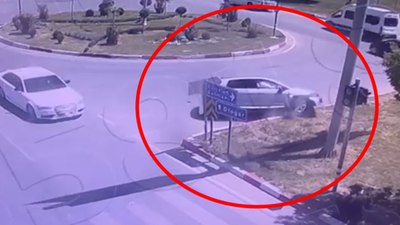 Siirt'te hatalı sollama yapan otomobil refüje çarptı