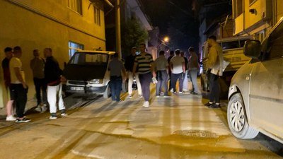 Bursa'da balta ile sokaklarda dehşet saçan alkollü maganda yakalandı