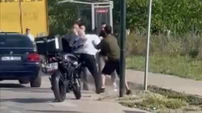 Bursa'da yol verme tartışmasında yumruklar konuştu