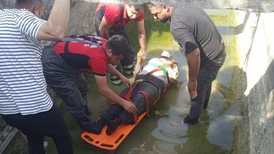 Mersin'de sulama kanalına düşen kişi kurtarıldı