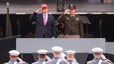 ABD Başkanı Trump: Dünyanın en güçlü ordusunu ben inşa ettim