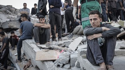 İsrail Gazze'de 10 hastane ve kliniği hedef aldı