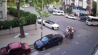 İstanbul'da at arabası ile otomobile çarpıp kaçtı