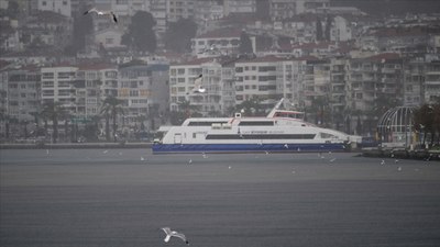 İzmir'de vapur seferleri iptal edildi